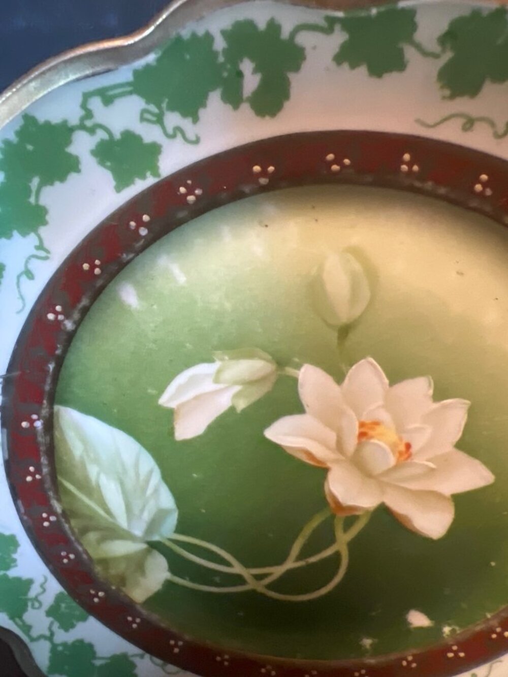 Hand-Painted Wheelstock Austria Plate Magnolia Design & Scalloped Edges 6 Inches - Picture 2 of 5
